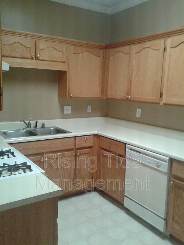 Building Photo - 106 Sommersby Cir