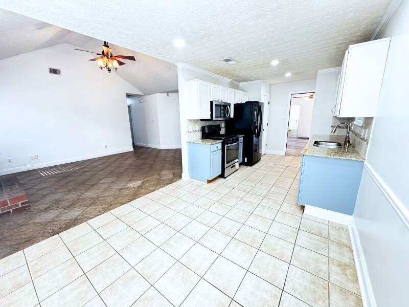 Building Photo - 26 Angel Trace