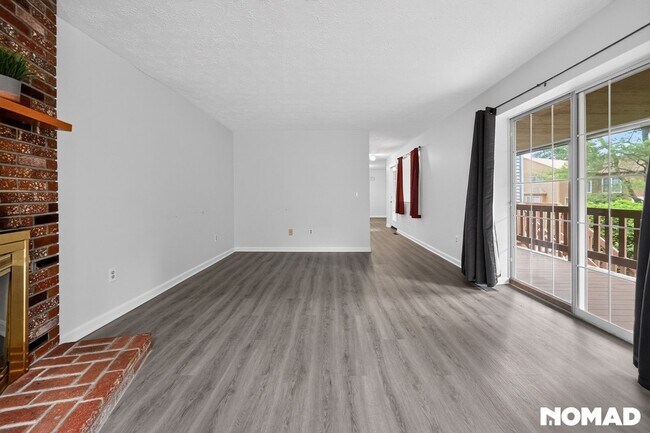 Building Photo - Spacious 3BR Condo in Ashland