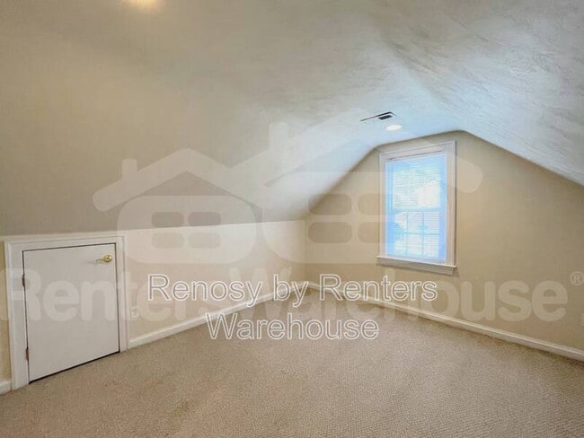 Building Photo - 1619 Laurel Ave