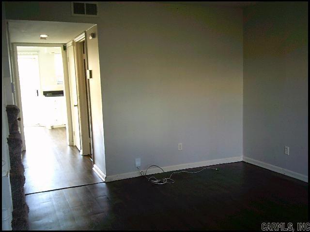 Building Photo - 1805 Sanford Dr