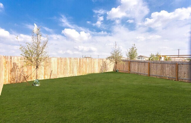 Building Photo - Modern Comfort Meets Prime Location – New ...