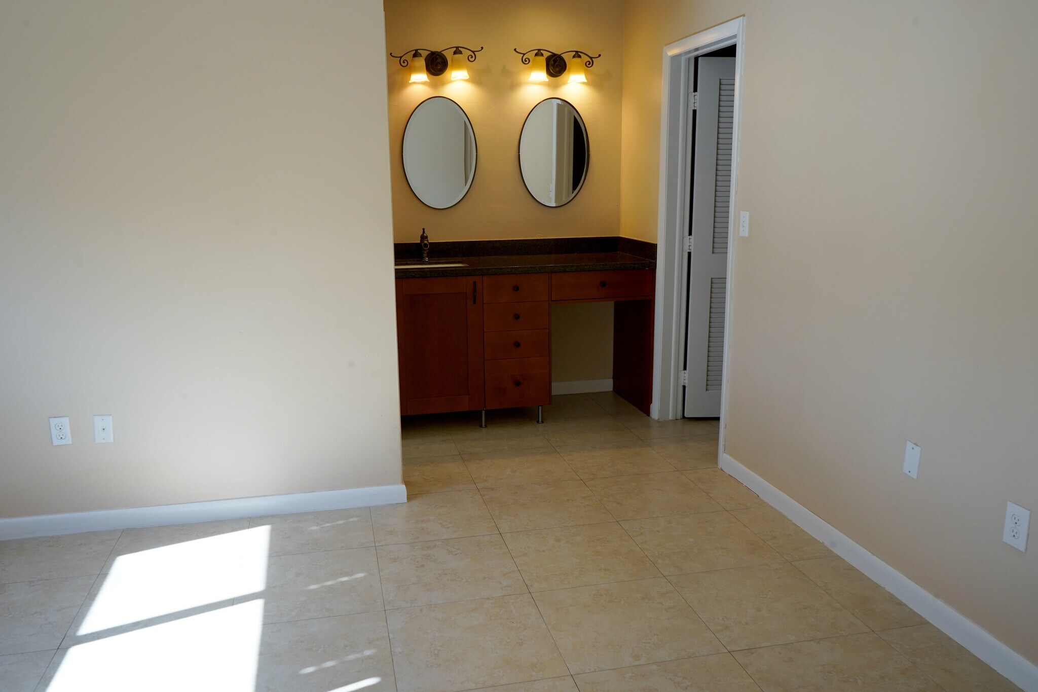 Building Photo - 10703 SW 77th Ct