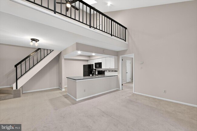 Building Photo - 933 Washington Pl