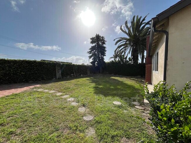 Building Photo - 5832 Nordina Dr