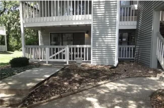 Building Photo - 8822 W 106th Ter