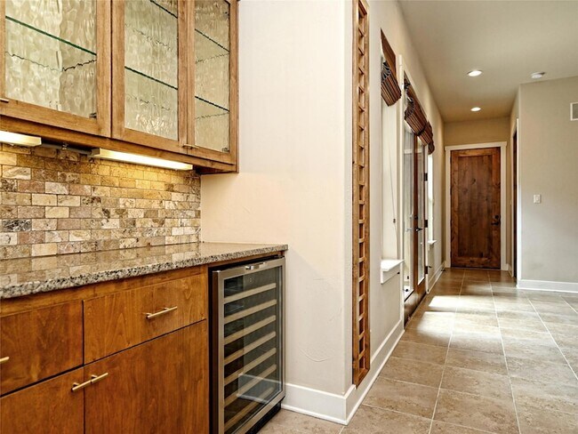 Building Photo - 3001 Noack Dr