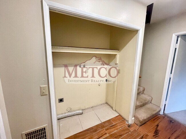 Building Photo - 24401