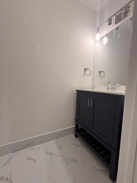 Building Photo - 8743 SW 21st Ct