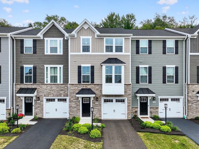 Building Photo - 526 Dogwood Ln