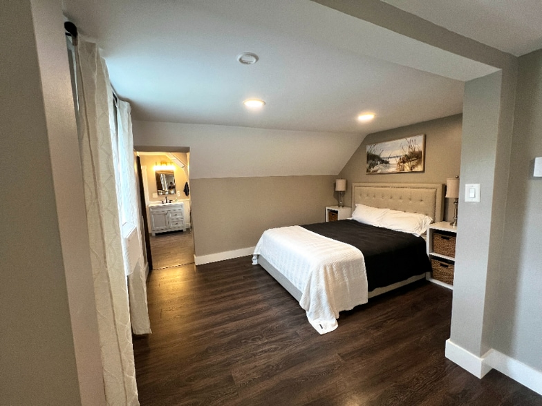 Building Photo - 252 Windsor St