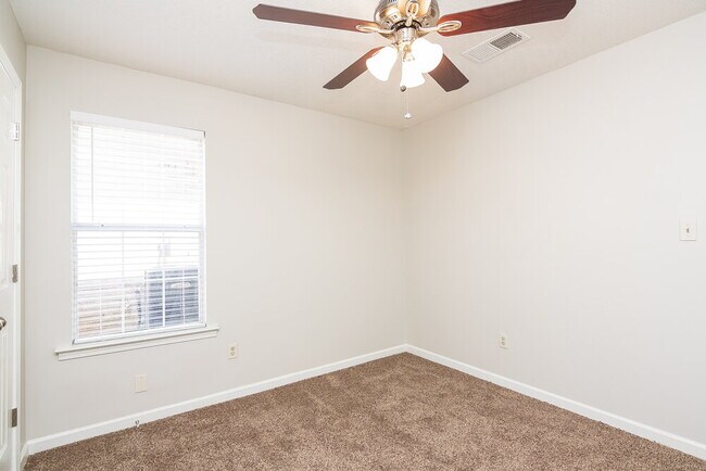 Building Photo - 5636 Sycamore Woods Dr