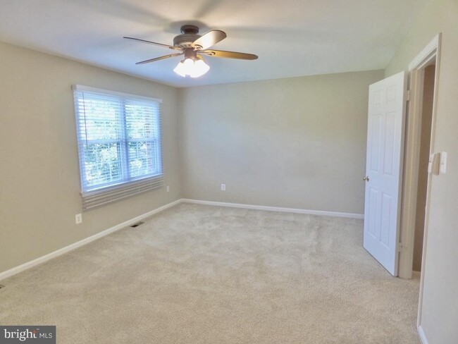 Building Photo - 10127 Ebenshire Ct