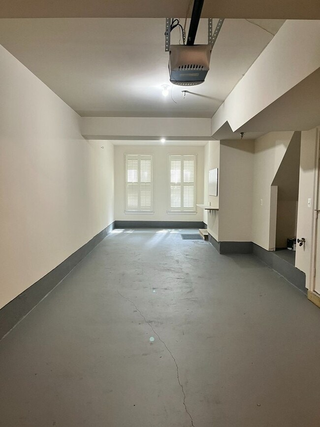Building Photo - 711 Carpenter Rd