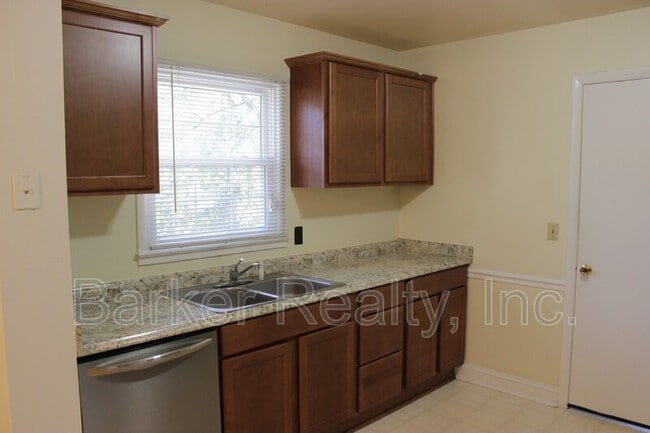 Building Photo - 405 Killington Dr