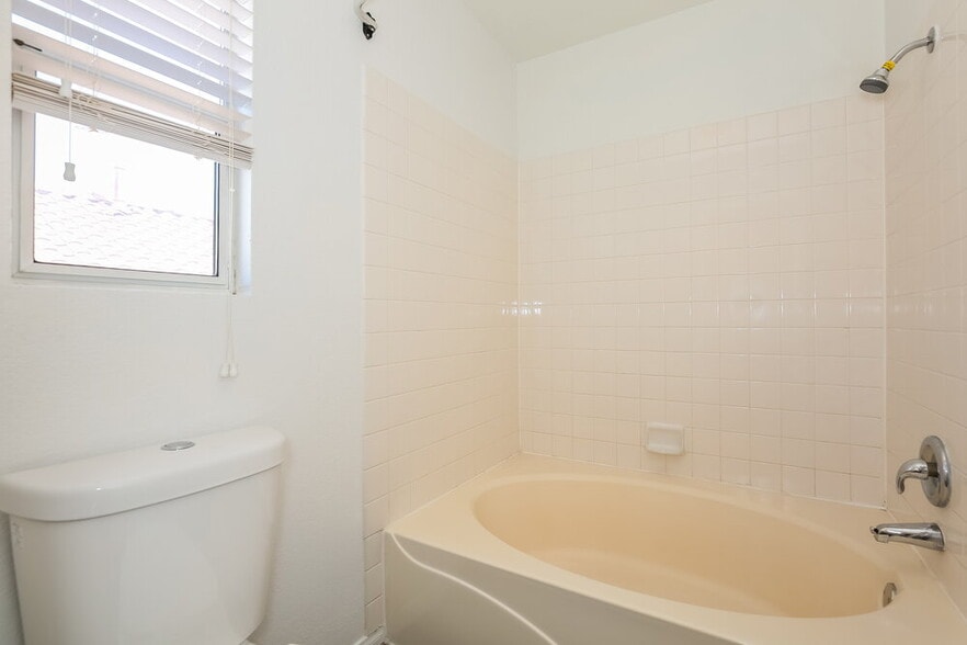 Building Photo - 1468 Little Spring Ct