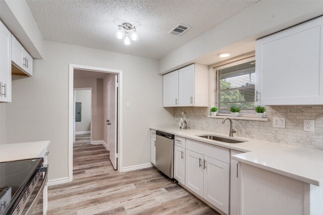 Building Photo - 2119 Quail Run