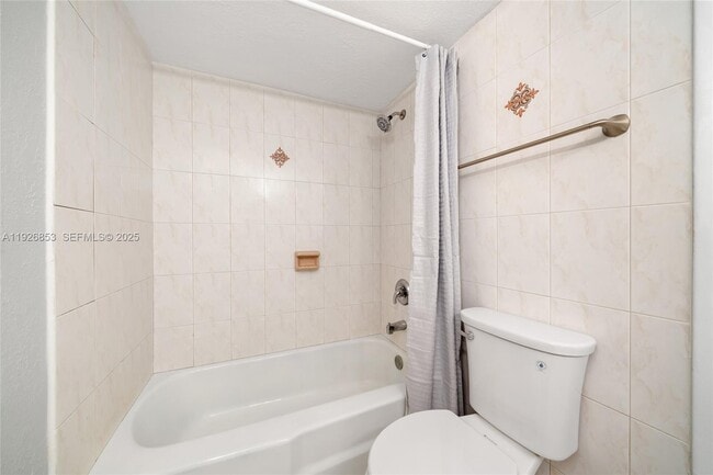 Building Photo - 1701 NE 191st St