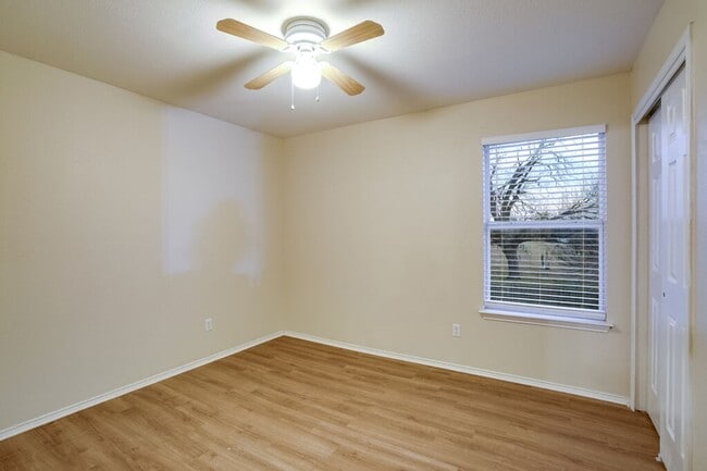 Building Photo - 201 Creek Ledge Dr