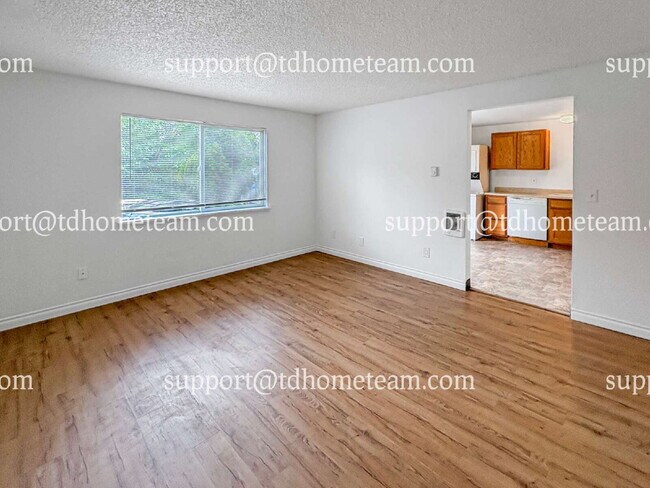 Building Photo - "Charming 2-Bed Retreat in Tacoma – Cozy 7...