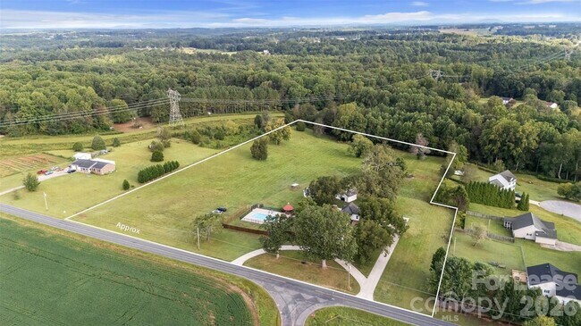 Building Photo - 462 Mock Mill Rd