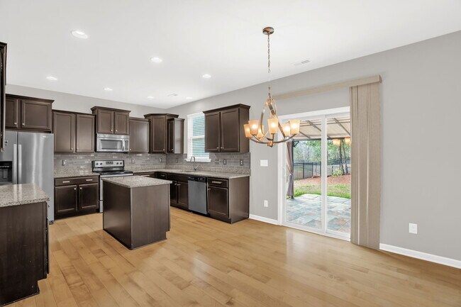 Building Photo - 602 Applecross Dr