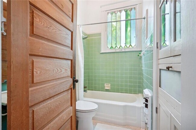 Building Photo - 4301 Iberville St