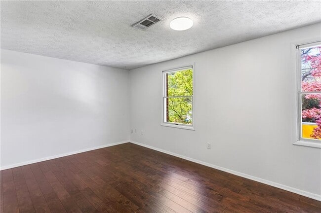 Building Photo - 8827 Applegate Ln