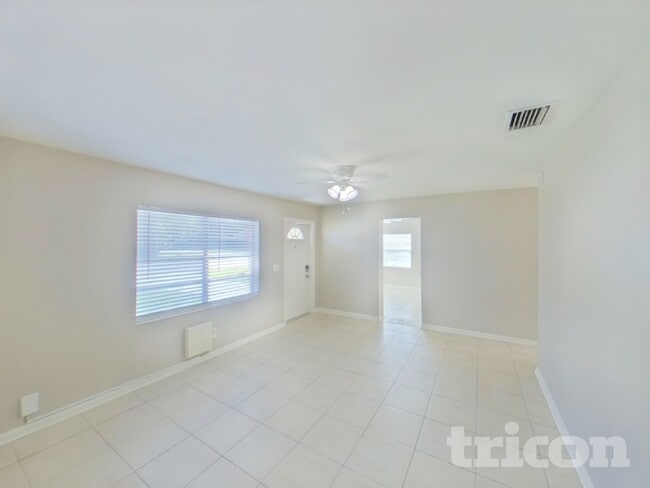 Building Photo - 6313 S Clark Ave