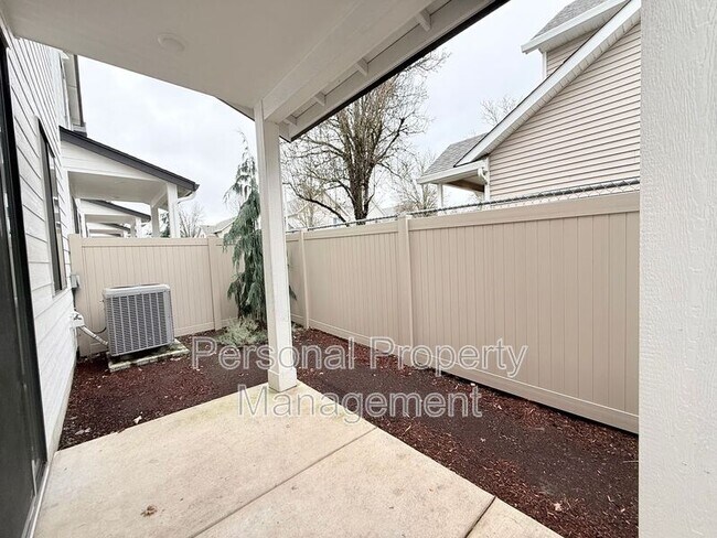 Building Photo - 16332 NE 21st St