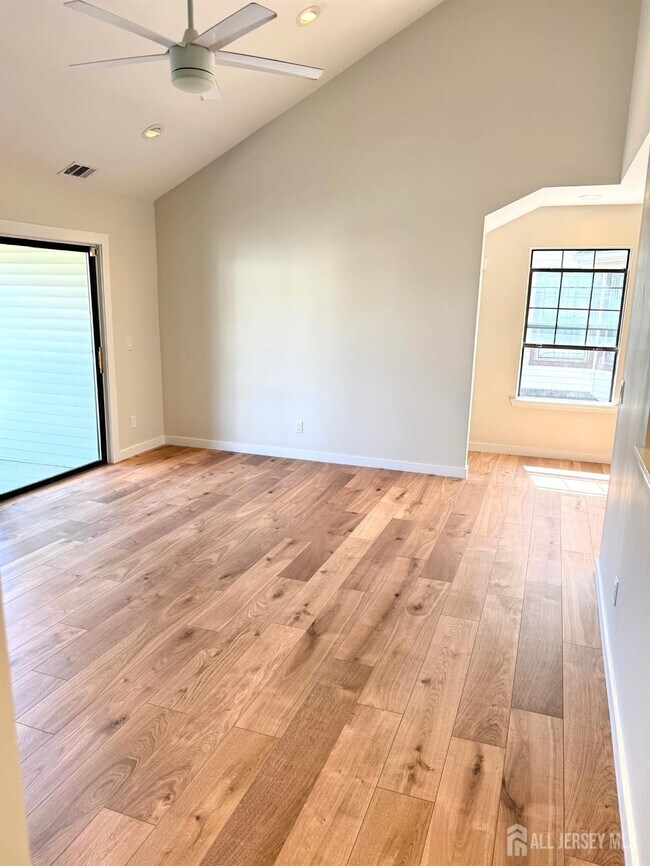 Building Photo - 1511 Pebble Pl