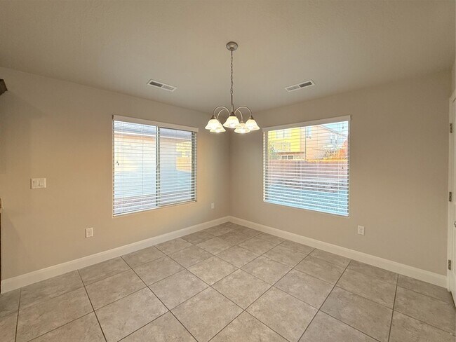 Building Photo - 505 E Ruby Pl