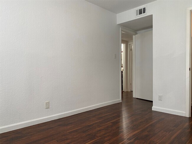 Building Photo - 6201 Ranchester Dr