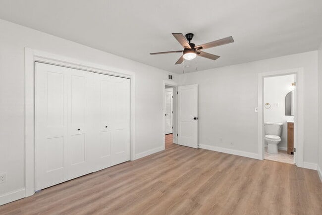 Building Photo - NEWLY RENOVATED Home For Rent in St Pete!