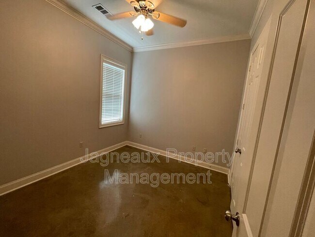 Building Photo - 107 Hargrave Dr