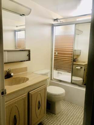 Building Photo - 709 Lori Dr