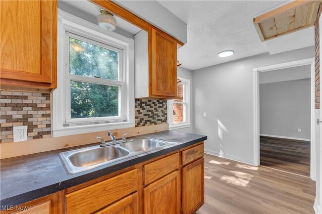 Building Photo - 20716 Kenyon Dr