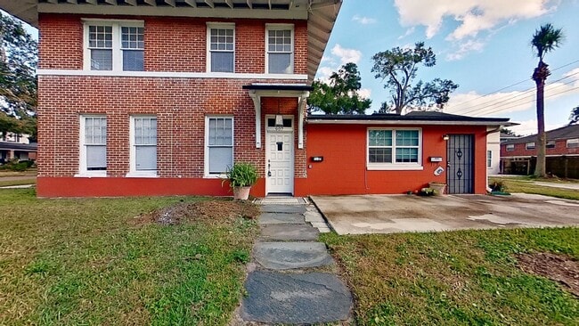 Building Photo - Copeland Street Duplexes