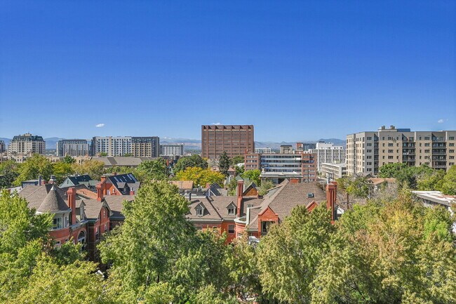Building Photo - $1,645 - 1 Bed, 1 bath Condo in Denver wit...