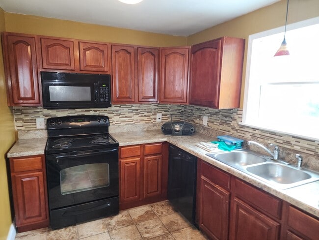 Building Photo - 4904 Inglewood Ct