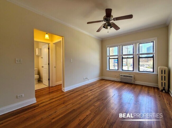 Building Photo - 1 bedroom in CHICAGO IL 60613