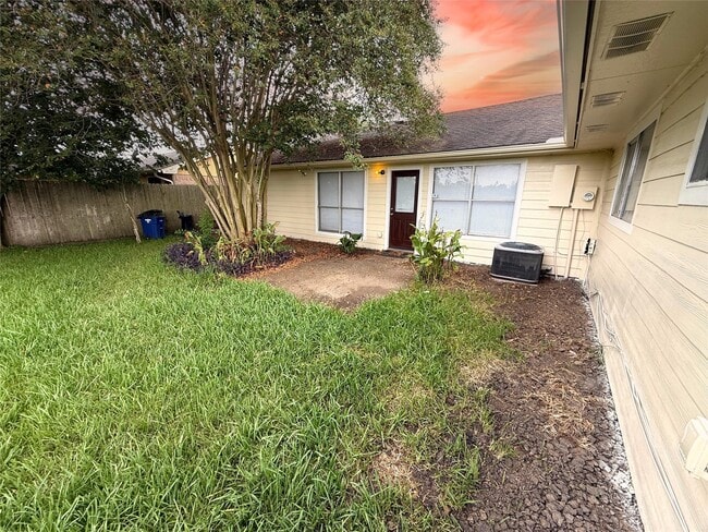 Building Photo - 2503 Ironclad Dr