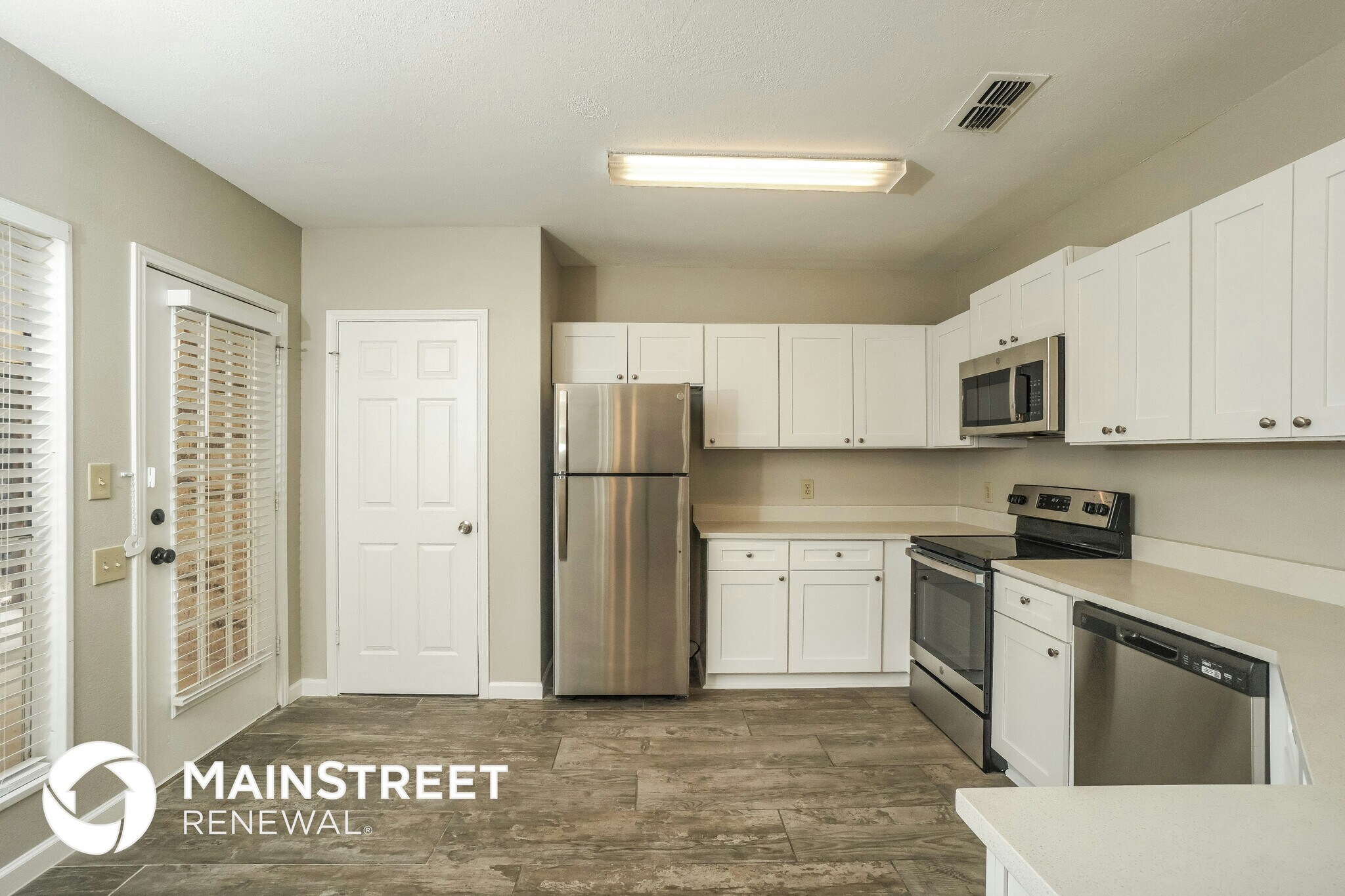 Building Photo - 8643 Silent Oaks