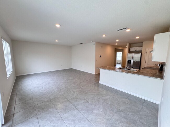 Building Photo - 325 Meadowbrook Blvd