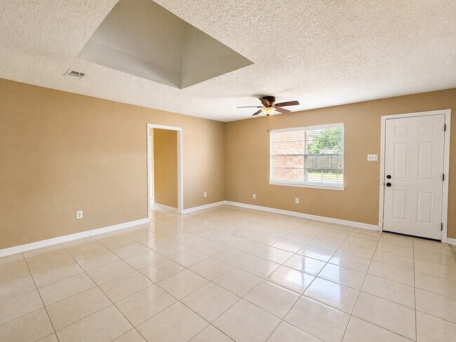 Building Photo - 2507 Ciderwood Dr