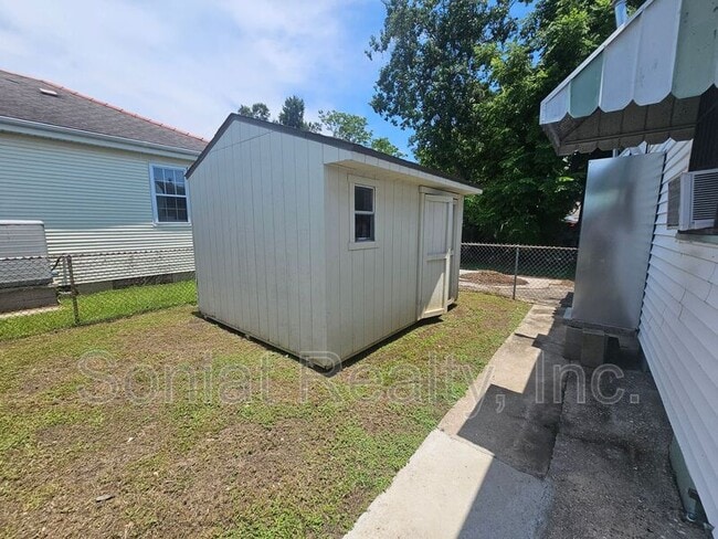 Building Photo - 3506 Live Oak St