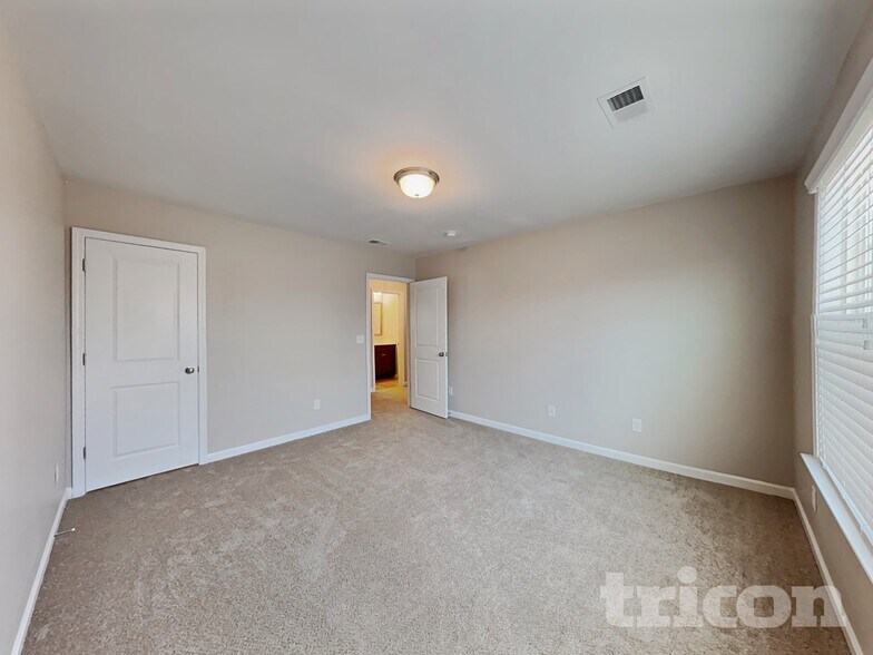 Building Photo - 158 Eventine Way