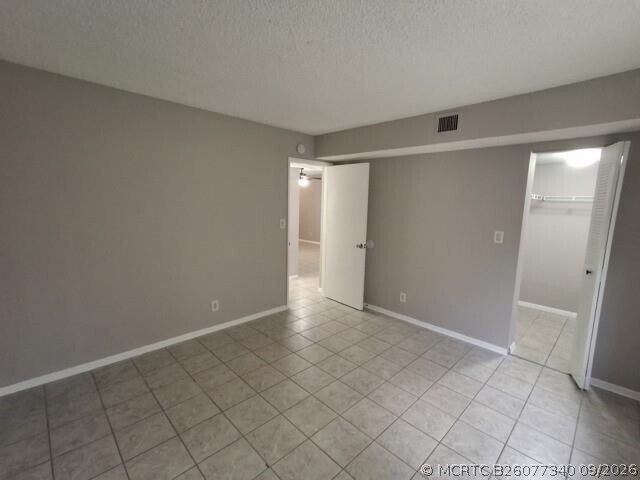 Building Photo - 701 Gardens Dr