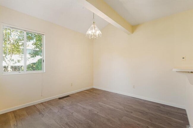 Building Photo - 7 Meridian Cir