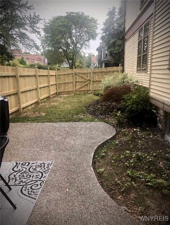 Building Photo - 240 Anderson Pl